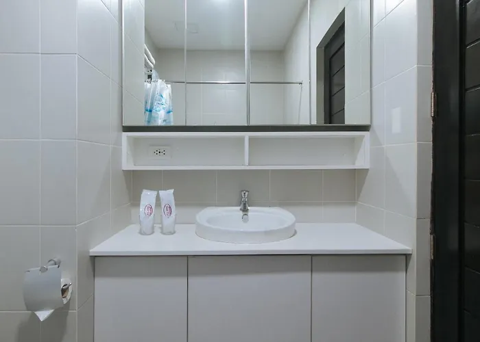 Reddoorz @ Leoncia Apartelle Mandaue City