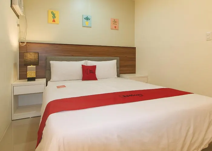 Reddoorz @ Leoncia Apartelle