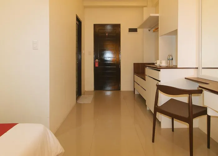 Reddoorz @ Leoncia Apartelle Hotel *
