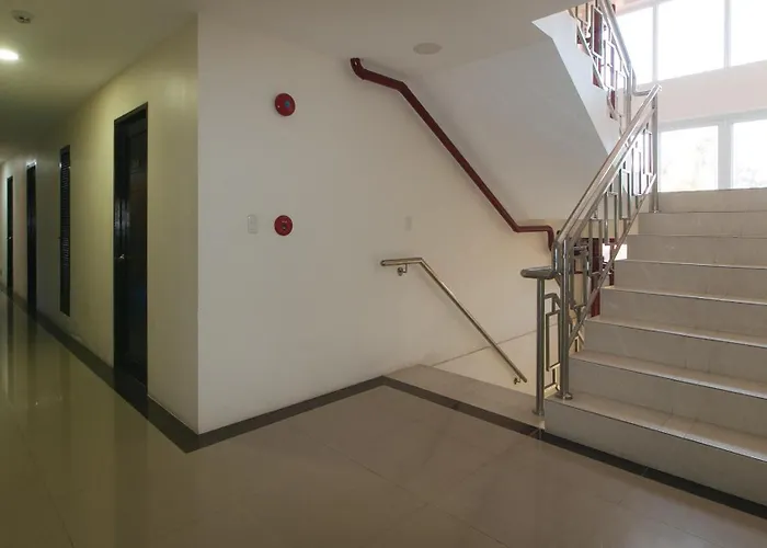 Hotel Reddoorz @ Leoncia Apartelle Mandaue City
